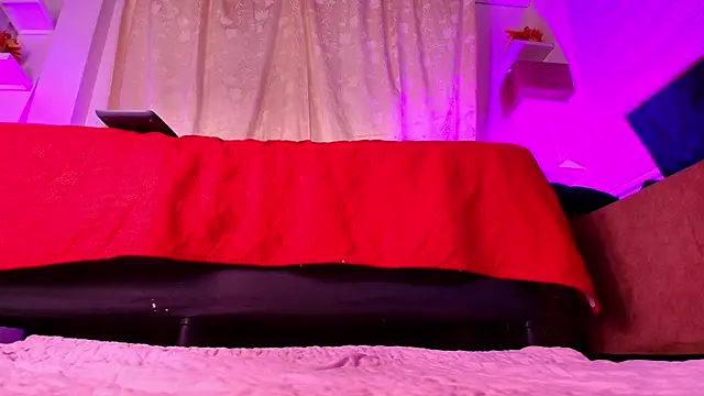 emyli sw  online show from February 4, 2025, 3:11 am