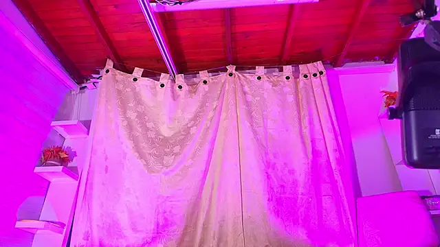 emyli sw  online show from February 18, 2025, 3:10 am