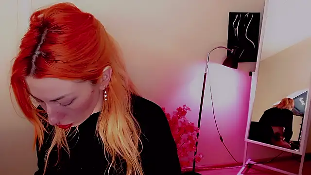 Snapshot of AnnieGOld_ chatting on December 7, 2024, 10:39 pm AnnieGOld  online show from December 7, 2024, 10:39 pm