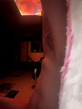 Chris-LE91 online show from September 16, 2025, 1:06 am