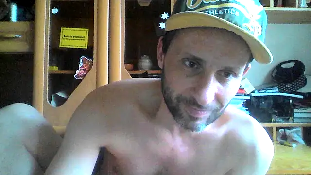 Snapshot of FireFox_Feel chatting on February 26, 2025, 2:03 pm FireFox Feel online show from February 26, 2025, 2:03 pm