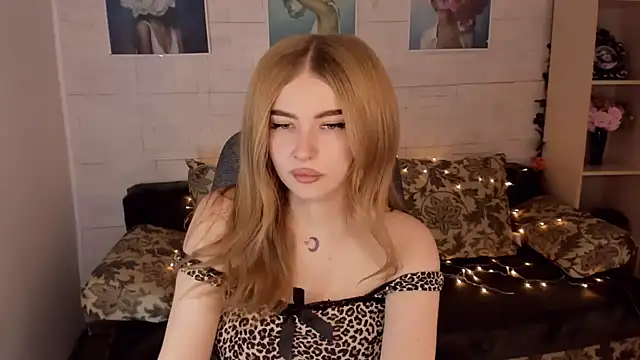 ViolettaLopez online show from January 5, 2025, 2:41 pm