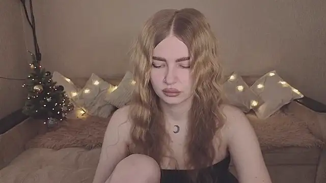 ViolettaLopez online show from December 21, 2025, 10:44 am