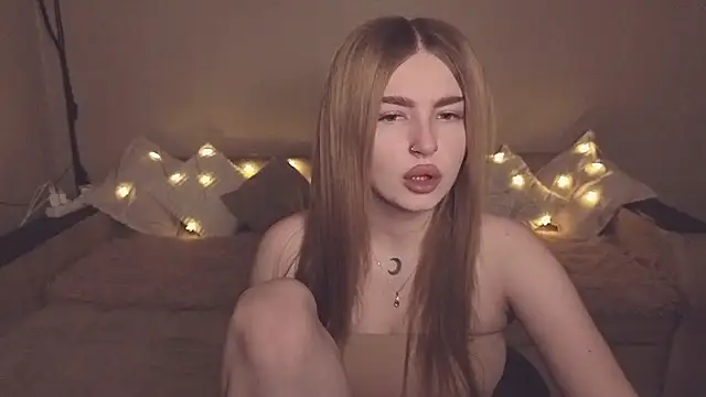 ViolettaLopez online show from January 9, 2026, 1:25 pm