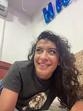 LaColorina  online show from February 28, 2026, 11:50 pm