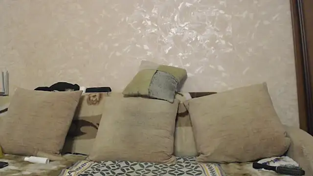 Amy August online show from November 8, 2025, 7:34 pm