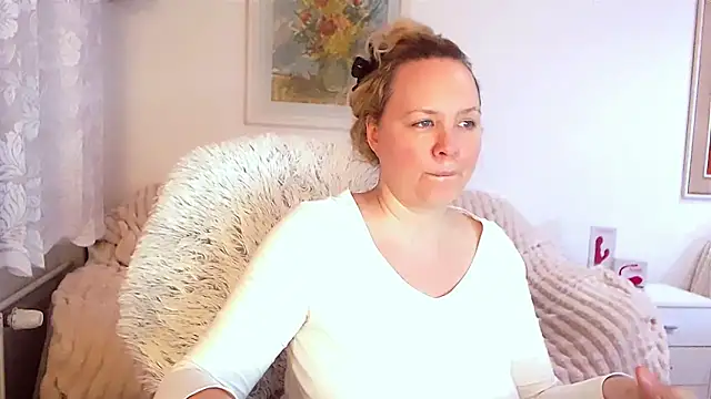 Sarah4you online show from February 13, 2025, 9:27 pm