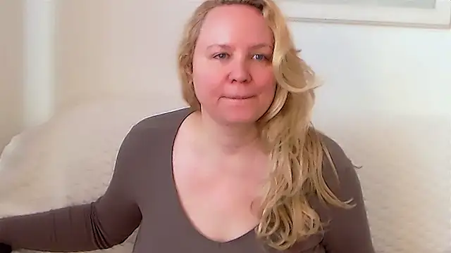 Sarah4you online show from October 24, 2025, 2:13 pm