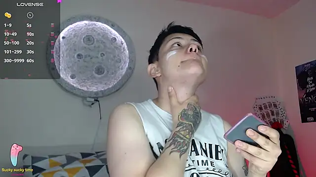 girl intense444 online show from January 16, 2025, 1:25 pm