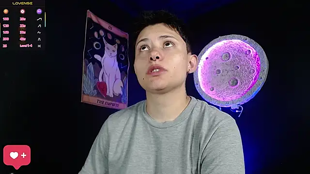 girl intense444 online show from March 3, 2026, 12:55 pm