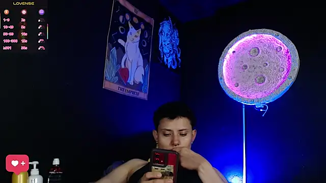 girl intense444 online show from March 19, 2026, 7:18 pm