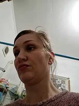 ModelEva online show from March 20, 2025, 6:09 pm