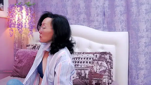 Asian legs online show from January 10, 2026, 10:28 am