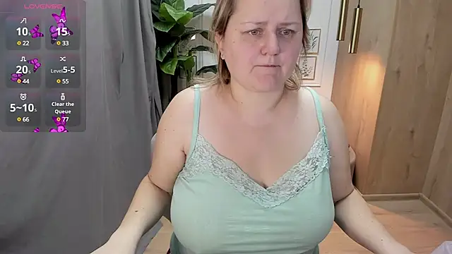 Snapshot of ScarlettSoft chatting on December 10, 2024, 5:39 am ScarlettSoft online show from December 10, 2024, 5:39 am