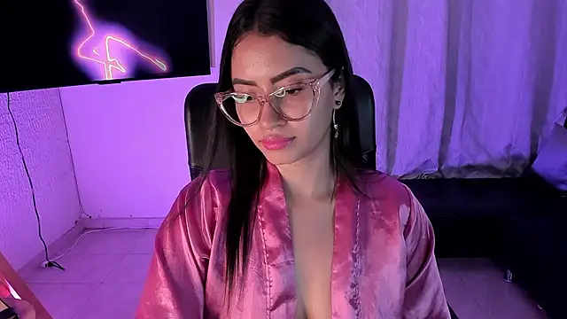 Snapshot of PaulinaBelushi chatting on February 13, 2025, 11:58 pm PaulinaBelushi online show from February 13, 2025, 11:58 pm