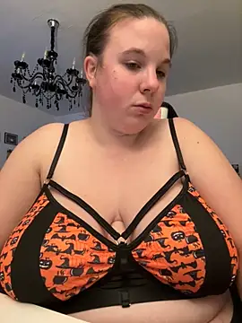 AureliaWinter online show from October 30, 2025, 7:03 pm