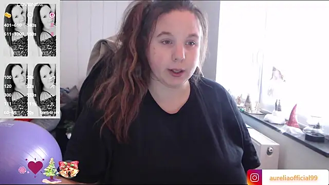 AureliaWinter online show from December 22, 2025, 9:06 am