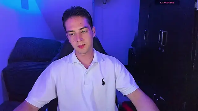 Alex smith00 online show from December 29, 2024, 11:08 pm