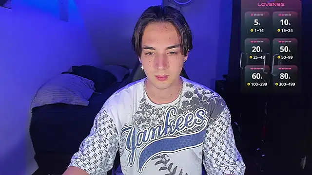 Alex smith00 online show from September 20, 2025, 11:28 pm