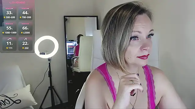 Tilly Eliot online show from February 4, 2025, 5:34 pm