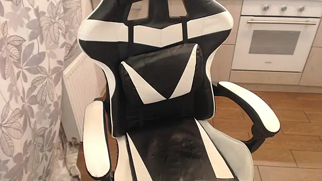 Mandarin4ks online show from October 12, 2025, 10:09 pm