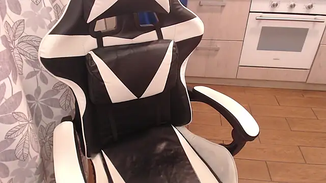 Mandarin4ks online show from April 2, 2026, 1:09 pm