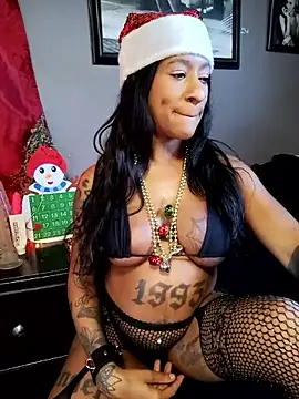 iitsolivia13 online show from December 16, 2024, 8:37 pm