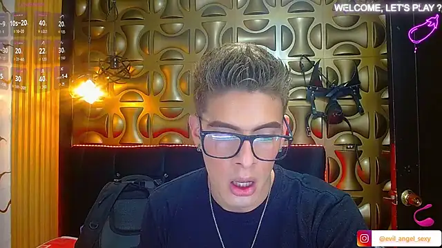 angel sexyevil online show from November 15, 2025, 12:23 pm