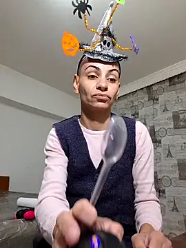 Snapshot of hotSANDRA_STARR chatting on October 13, 2025, 4:29 pm hotSANDRA STARR online show from October 13, 2025, 4:29 pm