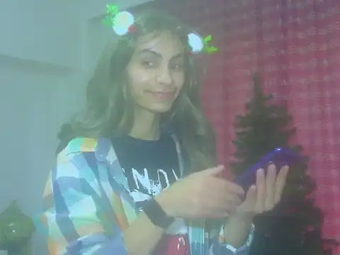 Snapshot of hotSANDRA_STARR chatting on December 14, 2025, 12:43 pm hotSANDRA STARR online show from December 14, 2025, 12:43 pm