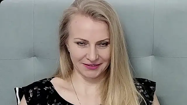 Snapshot of K__Adrienne chatting on February 13, 2026, 6:53 am K Adrienne online show from February 13, 2026, 6:53 am