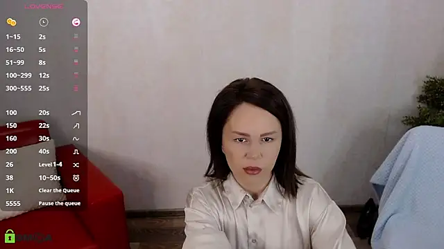 VickyGolden online show from November 19, 2025, 4:56 am