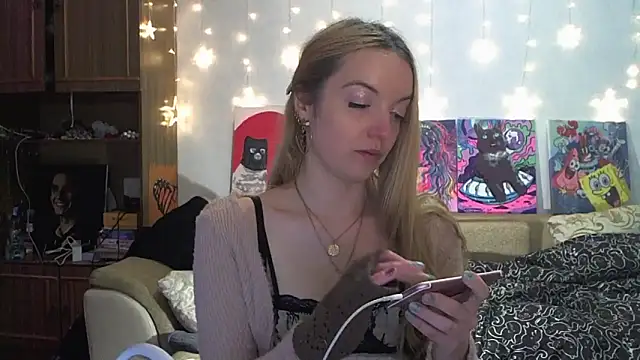 SecretSophia online show from January 5, 2025, 3:43 am