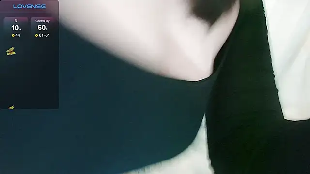 Snapshot of small_Eva chatting on December 4, 2024, 7:23 pm small Eva online show from December 4, 2024, 7:23 pm