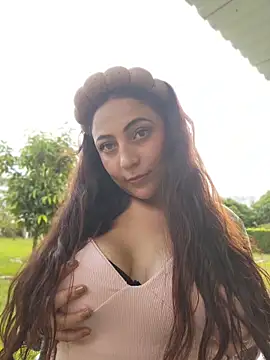 VickyHoult online show from June 9, 2026, 9:37 pm