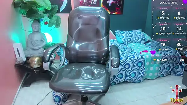 pearl weet online show from February 16, 2025, 8:44 pm