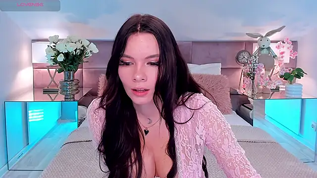 MiaMuse online show from April 15, 2026, 12:23 pm