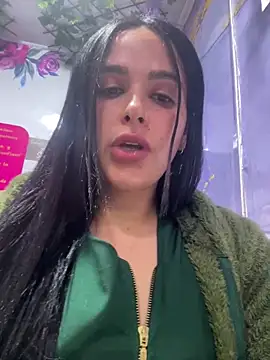 cristalbaby2 online show from October 9, 2025, 11:36 pm