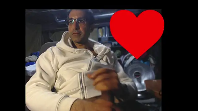 Snapshot of Gsmile1 chatting on April 11, 2026, 6:12 pm Gsmile1 online show from April 11, 2026, 6:12 pm