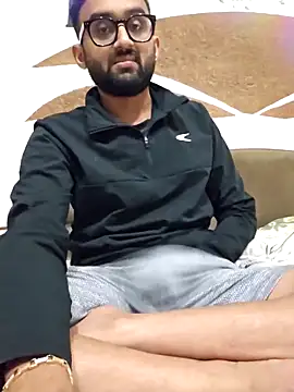 love4shownude online show from February 18, 2026, 6:37 pm