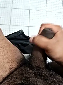 Gerardo31017 online show from November 17, 2025, 6:19 am