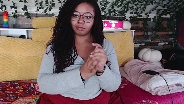 -khayaparker online show from February 10, 2025, 2:05 pm