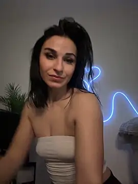 OIivia online show from March 6, 2025, 1:16 am