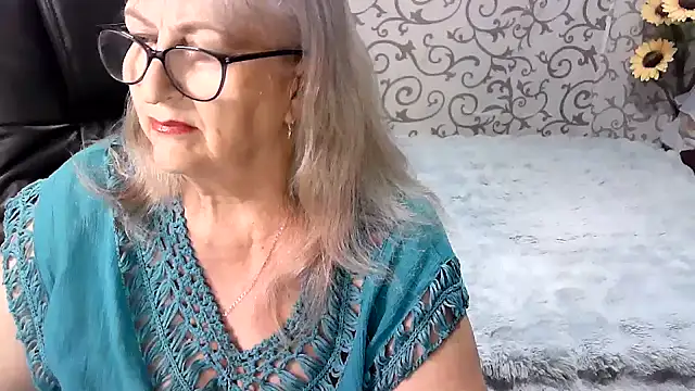 LolkaAlyss online show from October 22, 2025, 7:02 pm