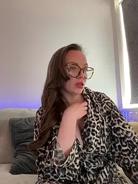 FemDom RubyKnightXXO online show from March 8, 2025, 12:09 pm