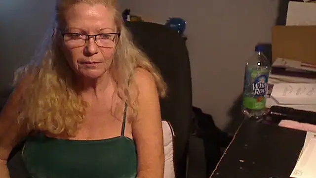 XTRAHORNYONE online show from February 13, 2025, 12:13 am