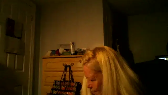 XTRAHORNYONE online show from September 30, 2025, 1:43 am