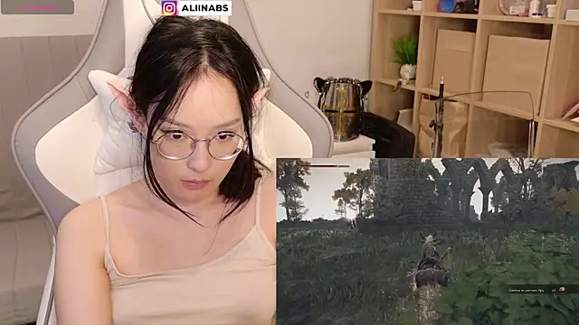 Snapshot of aliiiiiina chatting on December 29, 2024, 9:52 pm aliiiiiina online show from December 29, 2024, 9:52 pm