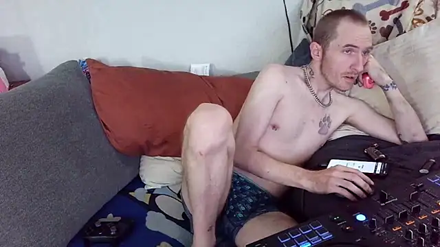 pyrowuff online show from September 22, 2025, 2:02 am