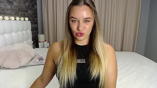 starrydoll online show from October 3, 2025, 3:53 pm